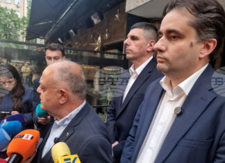 Разделението на парламентарната група е сериозна политическа грешка, каза председателят на ДСБ Атанас Атанасов