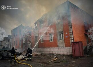 Руски удар по енергийната инфраструктура в украинския град Чернигов остави 6000 жители без ток, съобщават властите