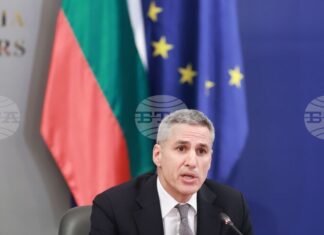 С нови 210 млн. евро ще бъдат подкрепени български компании в стратегически сектори, заяви служебният премиер Андрей Гюров С нови 210 млн. евро ще бъдат подкрепени български компании в стратегически сектори, заяви служебният премиер Андрей Гюров