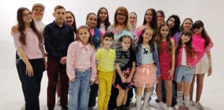 С обща песен млади таланти и известната певица Маргарита Хранова отправят послания срещу бедността, войните, болестите и тъгата