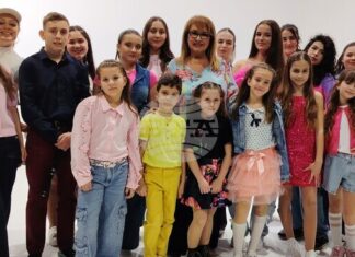 С обща песен млади таланти и известната певица Маргарита Хранова отправят послания срещу бедността, войните, болестите и тъгата