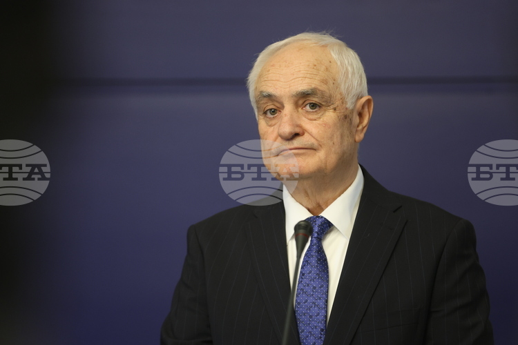 С подписаното споразумение за сигурност с Украйна ние не поемаме никакви военни ангажименти, каза министърът на отбраната Атанас Запрянов