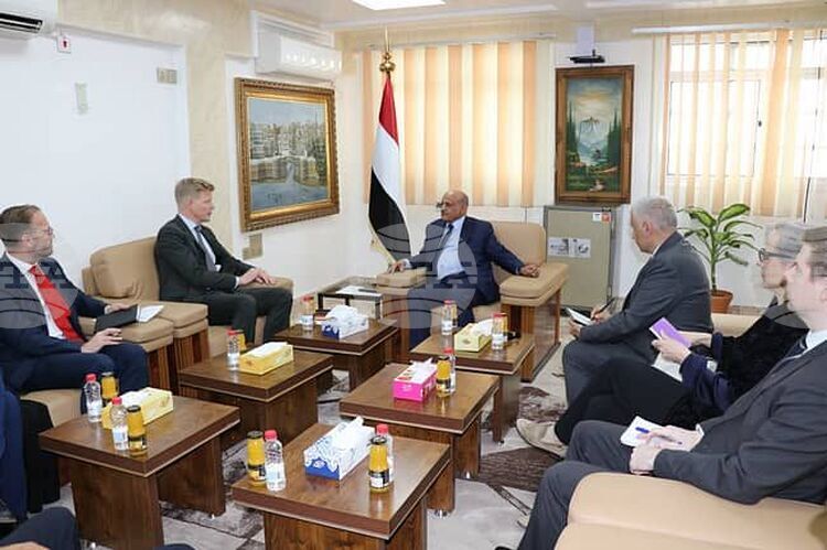 САБА: Управителят на Централната банка на Йемен се консултира с пратеника на ООН относно финансовата и икономическата ситуация в страната