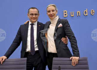 Съпредседателите на "Алтернатива за Германия" ще се кандидатират за преизбиране на партийната конференция през юни