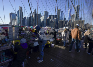 САЩ остават най-големият пазар за пътувания и туризъм в света през 2025 г. въпреки спада на посетилите страната чужденци, сочи проучване