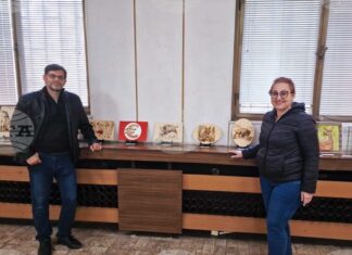 Съвместна изложба в библиотеката в Търговище откриват самоуките художници Станка Вълчанова и Александър Филипов Съвместна изложба в библиотеката в Търговище откриват самоуките художници Станка Вълчанова и Александър Филипов