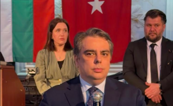 Асен Василев: Нищо в България няма да стане по-добре, докато крадците не отидат в затвора Асен Василев