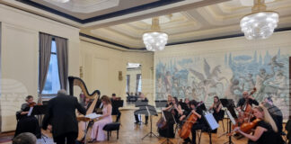 Седмицата на камерната музика „Константин Илиев" в Добрич започна с концерт на местния Български камерен оркестър и арфистката Деница Димитрова