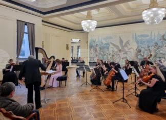 Седмицата на камерната музика „Константин Илиев" в Добрич започна с концерт на местния Български камерен оркестър и арфистката Деница Димитрова