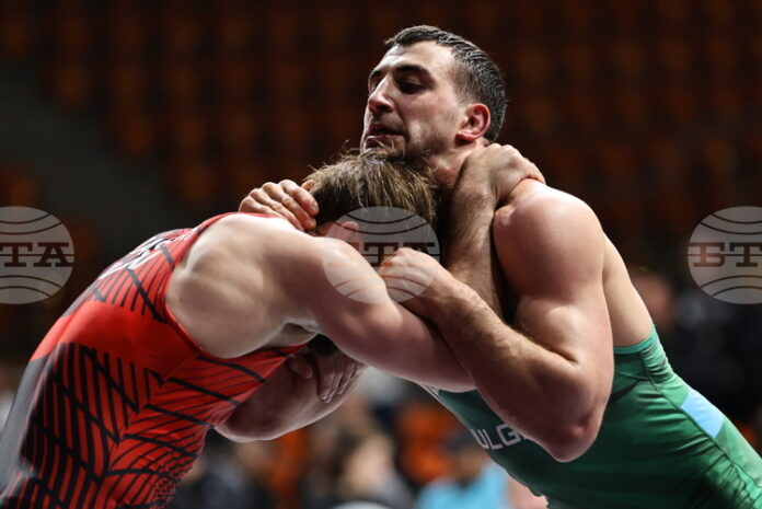 Семен Новиков ще спори за титлата на Европейското първенство по борба в Тирана