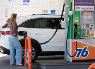 Шведската централна банка подхожда с внимание към възможното косвено въздействие върху инфлацията от войната в Близкия изток Шведската централна банка подхожда с внимание към възможното косвено въздействие върху инфлацията от войната в Близкия изток
