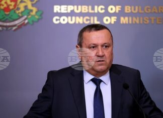 Швейцарското правило ще бъде спазено, от 1 юли пенсиите ще се увеличат със 7,8%, увери служебният социален министър Хасан Адемов Швейцарското правило ще бъде спазено, от 1 юли пенсиите ще се увеличат със 7,8%, увери служебният социален министър Хасан Адемов