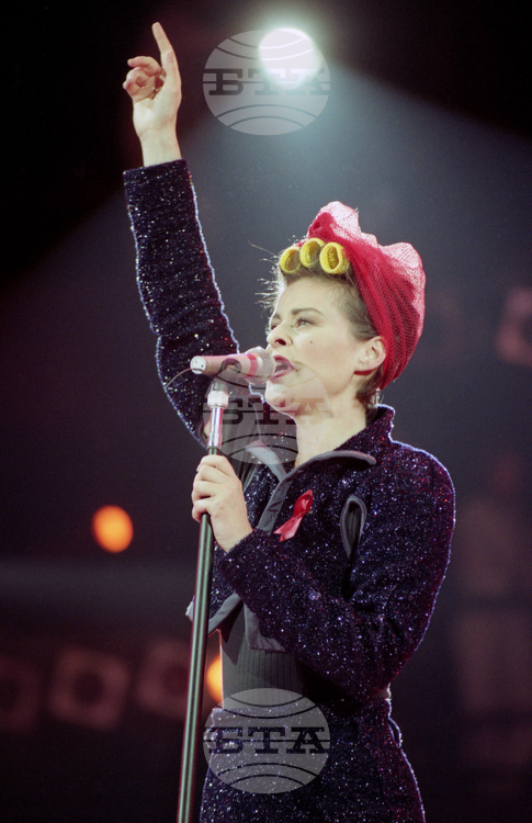 Славата е като валутата - има и върхове, и спадове, казва певицата Лиса Стенсфийлд, която днес чества 60-годишнината си