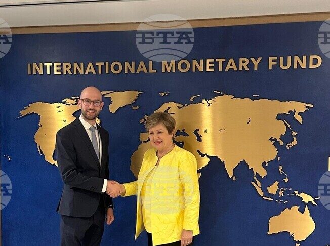 Служебният министър на финансите Георги Клисурски разговаря с управляващия директор на МВФ Кристалина Георгиева във Вашингтон