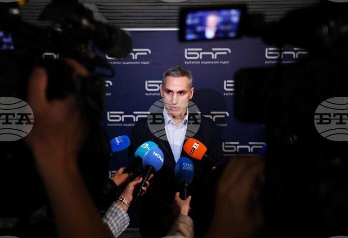 Служебното правителство се готви да предаде властта, като каже какво е свършило и къде са критичните точки, каза Андрей Гюров