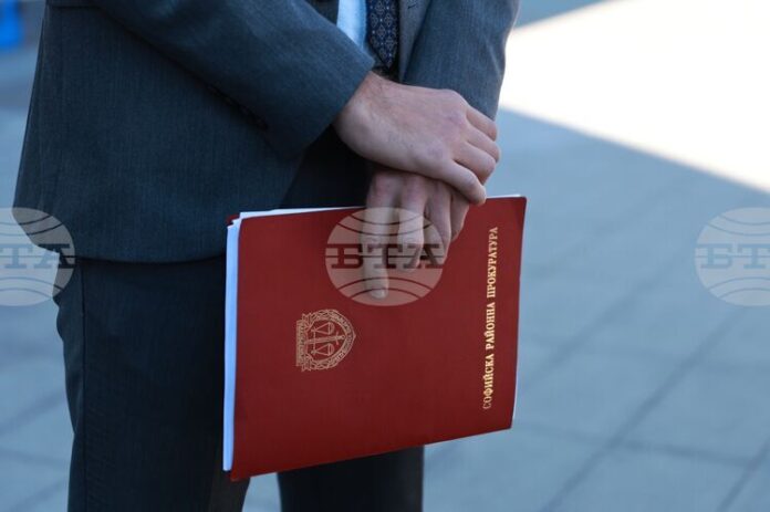 Софийска районна прокуратура обвини и задържа грузински граждани, държали огнестрелни оръжия и ползвали неистински паспорти