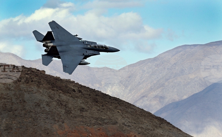 Спасен е бил вторият пилот на сваления над Иран американски самолет Ф-15, съобщават Ройтерс и "Аксиос"