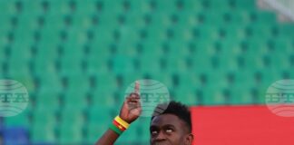 Сръбският шампион Цървена звезда (Белград) се интересува от халфа на ЦСКА Джеймс Eтo'o, твърди камерунско издание