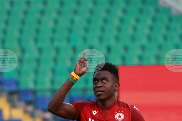 Сръбският шампион Цървена звезда (Белград) се интересува от халфа на ЦСКА Джеймс Eтo'o, твърди камерунско издание