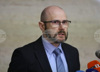 Ще опитаме да спомогнем за по-добри правила, които не превръщат съда в инструмент за атака срещу медиите, каза служебният министър Янкулов