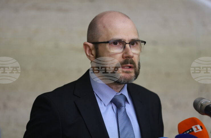 Ще опитаме да спомогнем за по-добри правила, които не превръщат съда в инструмент за атака срещу медиите, каза служебният министър Янкулов