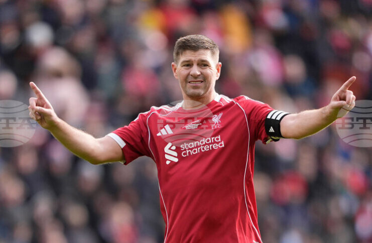 Стивън Джерард разкри, че е посъветвал Мохамед Салах да не си тръгва от Ливърпул без да оправи отношенията си с всички в клуба