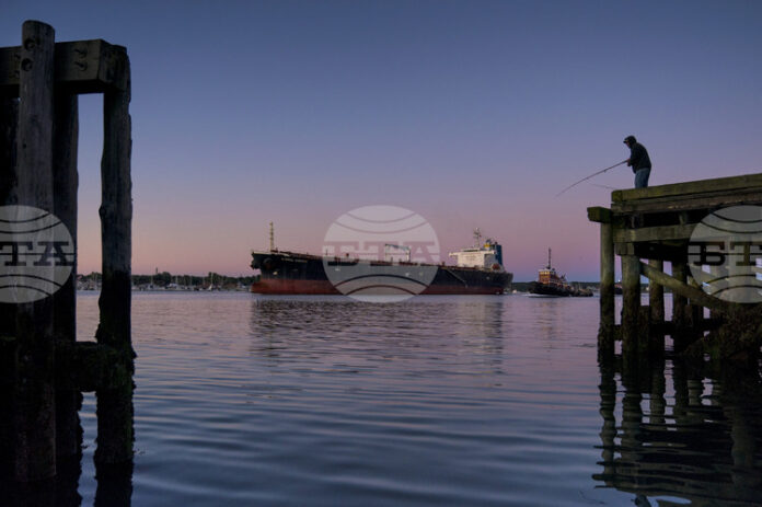 Танкер с петрол от САЩ за първи път пристигна в Япония след началото на конфликта в Близкия изток