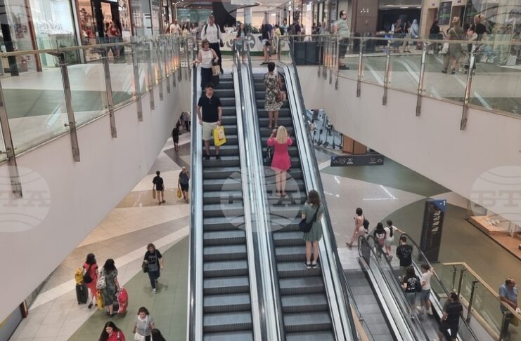 Търговията на дребно е нараснала с 1,7 на сто годишно в ЕС и еврозоната през февруари, България е трета по темп на растеж