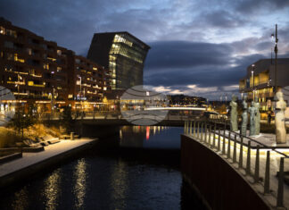 Търговският излишък на Норвегия нараства рязко през март заради ръст на износа на петрол