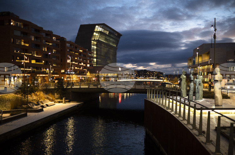 Търговският излишък на Норвегия нараства рязко през март заради ръст на износа на петрол