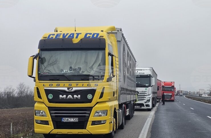 Трафикът е интензивен на ГКПП „Капитан Андреево“ на изход за товарни автомобили