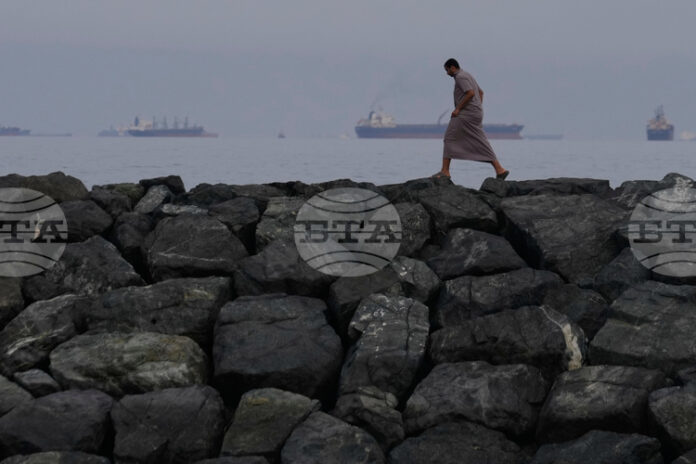 Трафикът през Ормузкия проток се увеличава през последните дни, отчита компания за данни за корабоплаването