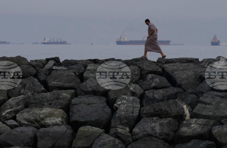 Трафикът през Ормузкия проток се увеличава през последните дни, отчита компания за данни за корабоплаването