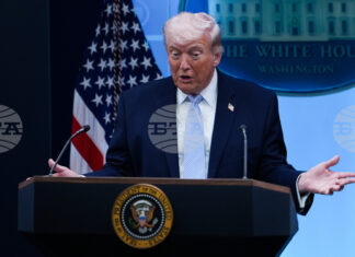 Тръмп заяви, че разположените около Иран американски военни сили ще останат на място до пълното спазване на примирието от Техеран