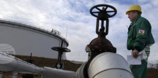 Унгарската петролна компания МОЛ съобщи, че очаква възобновяване на доставките за Унгария и Словакия по петролопровода „Дружба“