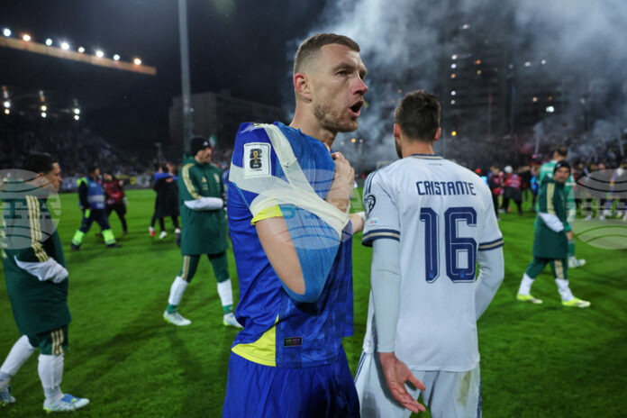 В националния отбор по футбол на Босна и Херцеговина се надяват контузията на капитана Един Джеко да не е сериозна