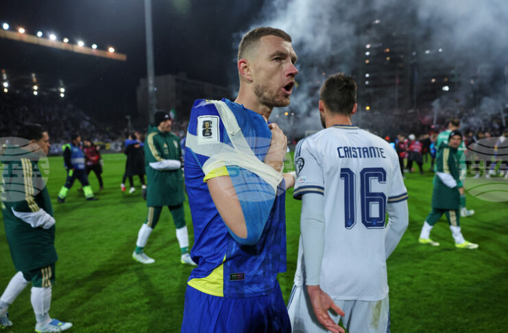 В националния отбор по футбол на Босна и Херцеговина се надяват контузията на капитана Един Джеко да не е сериозна