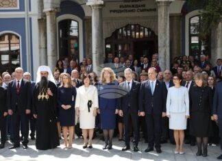 Конституционният съд на Република България откри поредицата от събития за 35-годишнината от създаването си с тържествено честване на Деня на българската Конституция