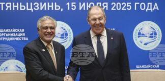 Външните министри на Русия и на Пакистан обсъдиха обстановката в Залива и разговорите между САЩ и Иран