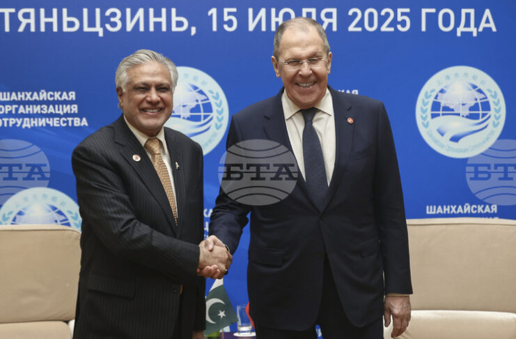 Външните министри на Русия и на Пакистан обсъдиха обстановката в Залива и разговорите между САЩ и Иран