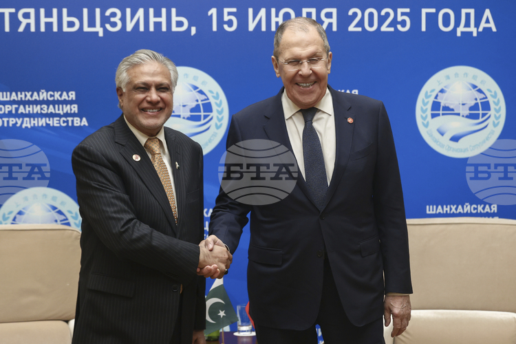 Външните министри на Русия и на Пакистан обсъдиха обстановката в Залива и разговорите между САЩ и Иран