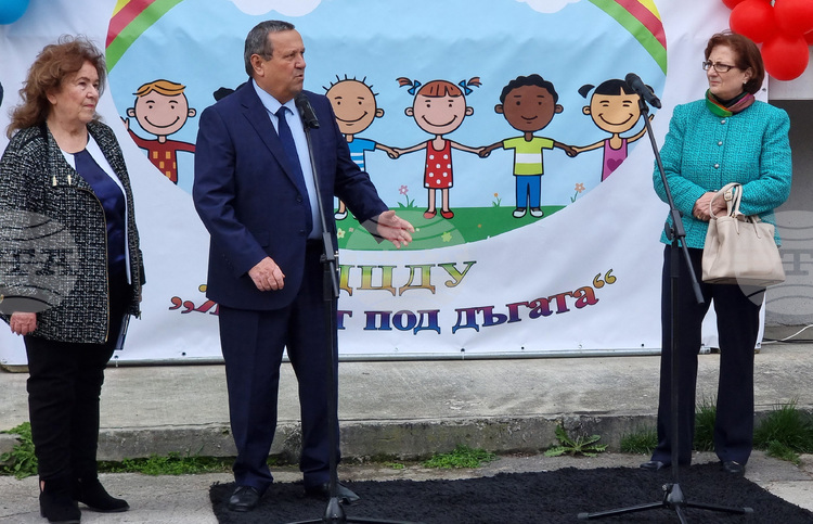 Във Варна отвори врати нов дневен център в подкрепа на деца от аутистичния спектър