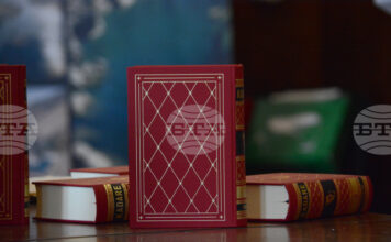 Вечер на албанската литература, посветена на годишнини от рождението на писателите Исмаил Кадаре и Дритъро Аголи, се проведе в СУ „Св. Климент Охридски“