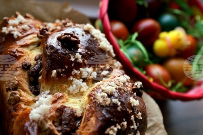 Великденската трапеза у нас тази година е по-скъпа с около 11 на сто, показва изследване