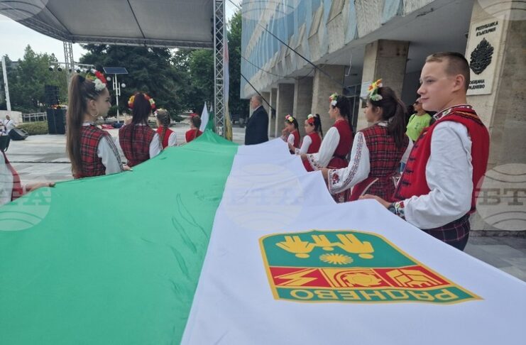 Великденски концерт, благотворителен базар и игра организират в Раднево