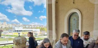 Великотърновският митрополит Григорий възглави службата за Второ Възкресение в храма „Възкресение Христово“ във Велико Търново