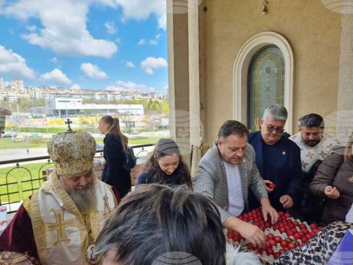 Великотърновският митрополит Григорий възглави службата за Второ Възкресение в храма „Възкресение Христово“ във Велико Търново