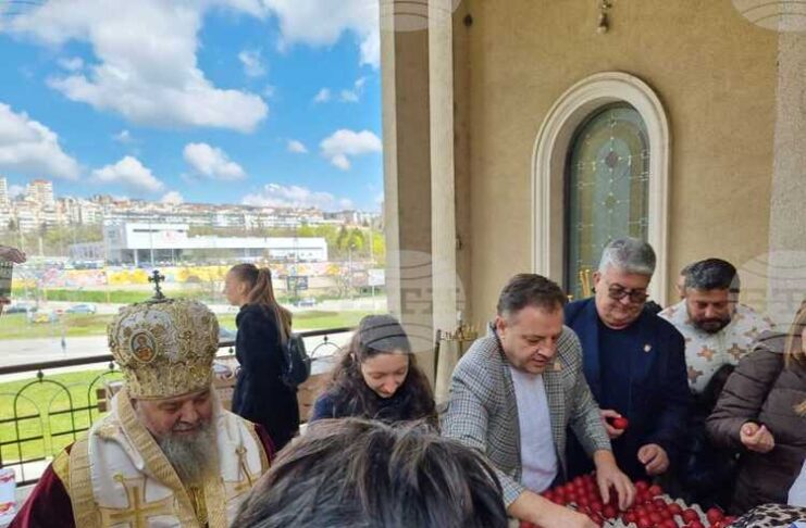 Великотърновският митрополит Григорий възглави службата за Второ Възкресение в храма „Възкресение Христово“ във Велико Търново