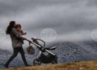 Ветровито е времето в планините, на повечето места снежната покривка е заледена, съобщиха от Планинската спасителна служба на БЧК
