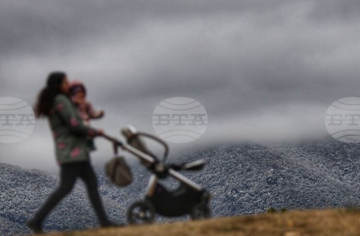 Ветровито е времето в планините, на повечето места снежната покривка е заледена, съобщиха от Планинската спасителна служба на БЧК